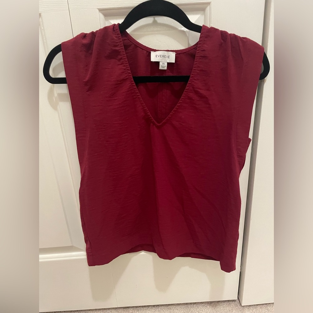 Evereve plum sleeveless blouse. Size XS.
